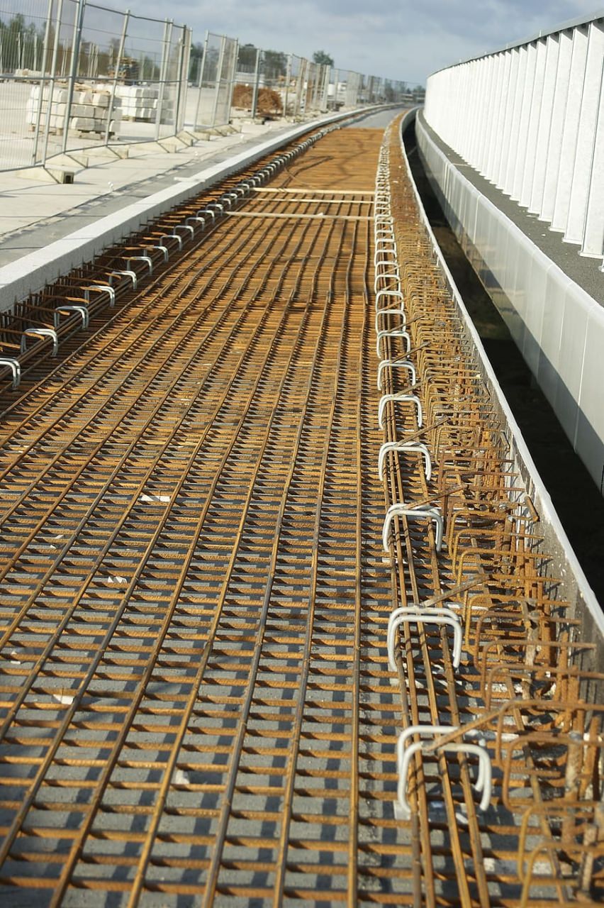 reinforcement-of-concrete-steel-concrete-construction-metal-reinforcement